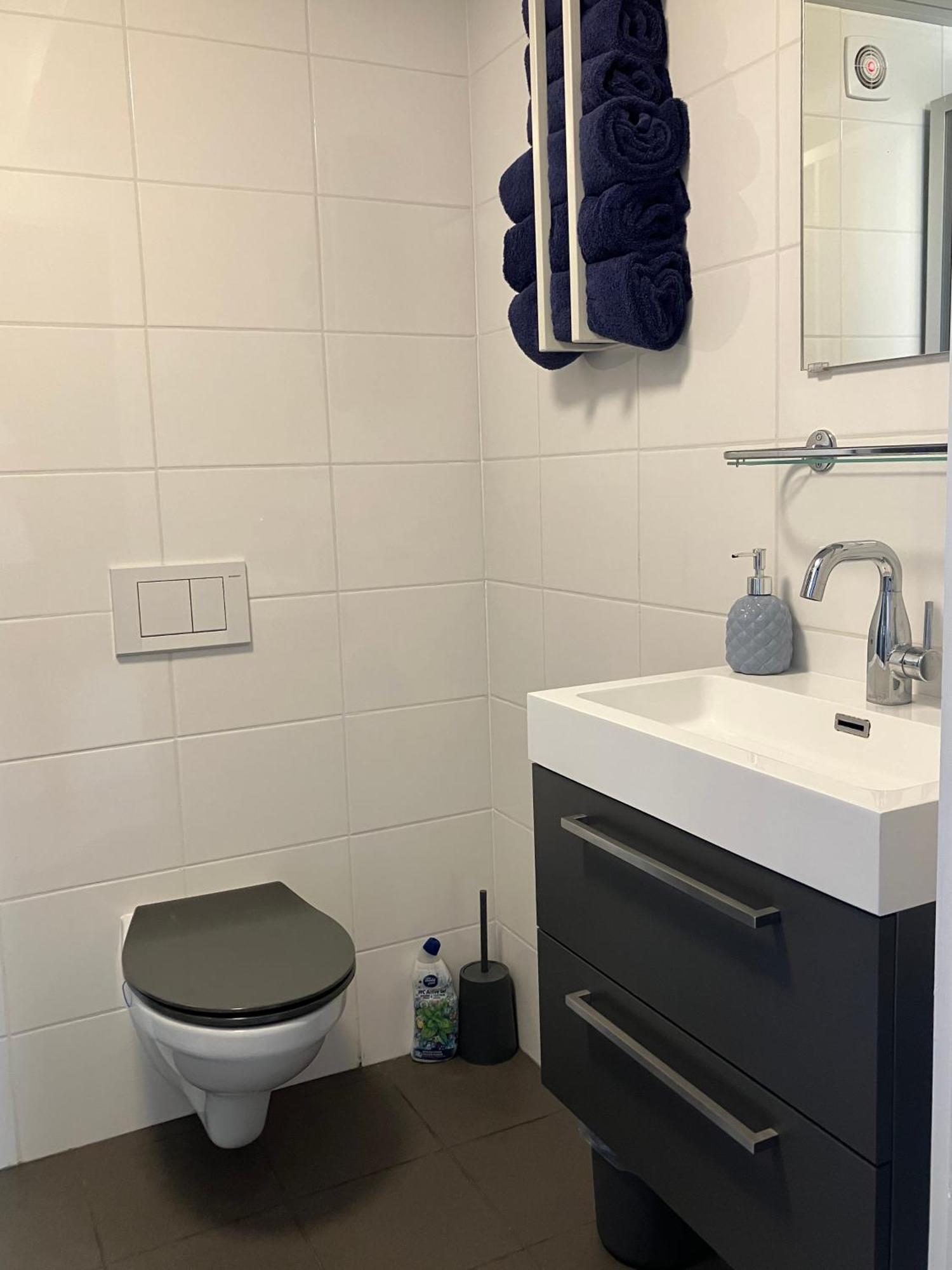 Little House In Amsterdam Bed & Breakfast ภายนอก รูปภาพ